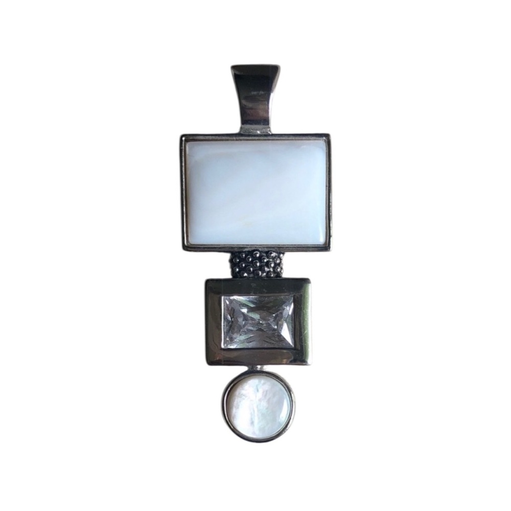 2 PIECE Lia Sophia “White Out” Geniuine Mother of Pearl Bracelet and Pendant